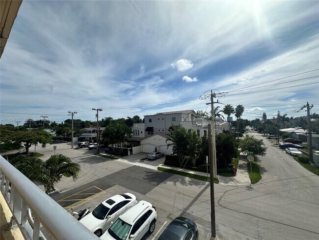 Foto del edificio - 900 NE 18th Ave