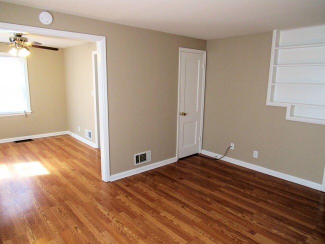 Foto del edificio - Colonial Park