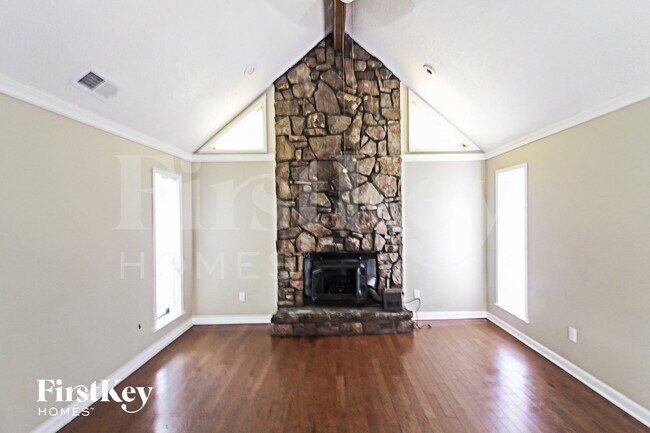 Foto del edificio - 5979 Rosewind Cir W