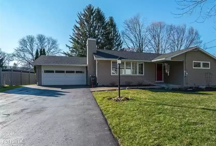 Primary Photo - 2 br, 2 bath House - 210 Sherbrooke Rd