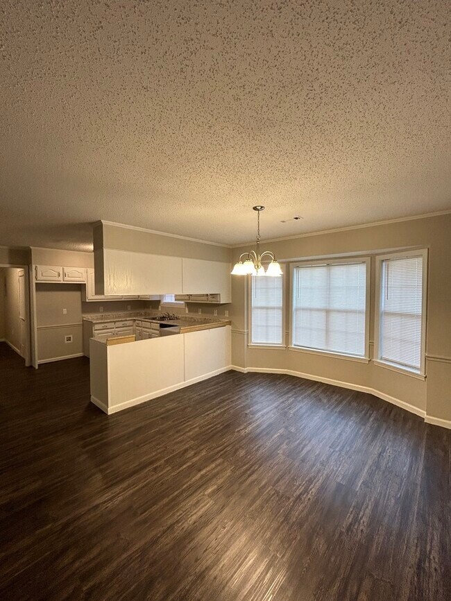 Building Photo - 408 Chesapeake Dr