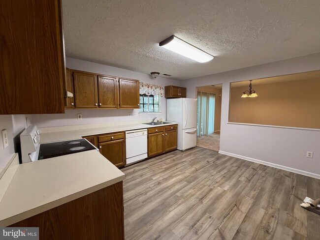 Foto del edificio - 184 Fargo Rd