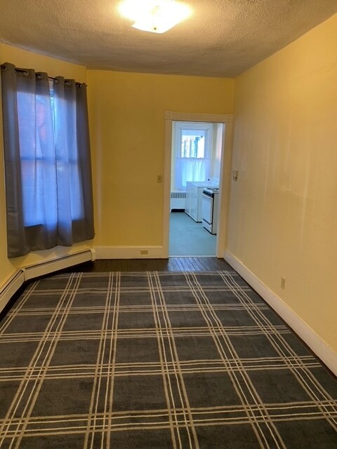 Middle room - 58 E Bennett St