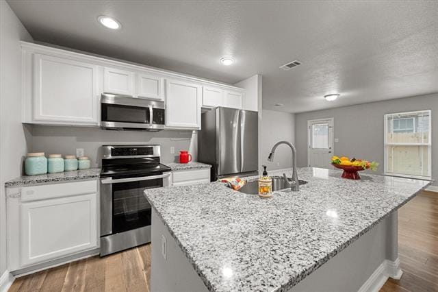 Building Photo - 438 Sabine Ave