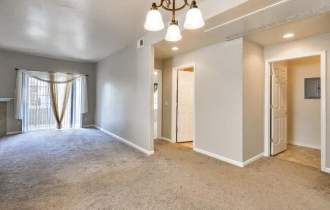 Building Photo - 126 Beacon Way