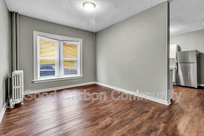 Foto del edificio - 135 Elmwood Ave