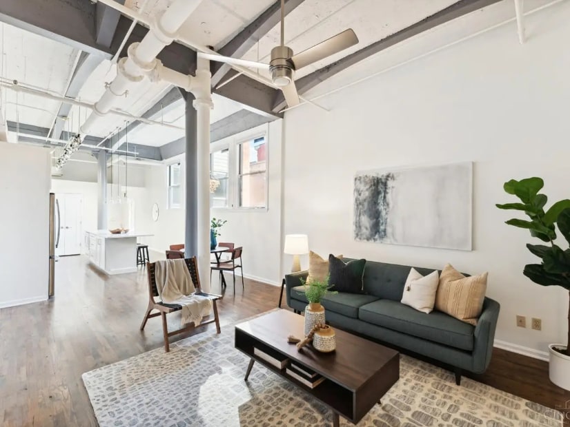 Foto principal - 335 W 5th St