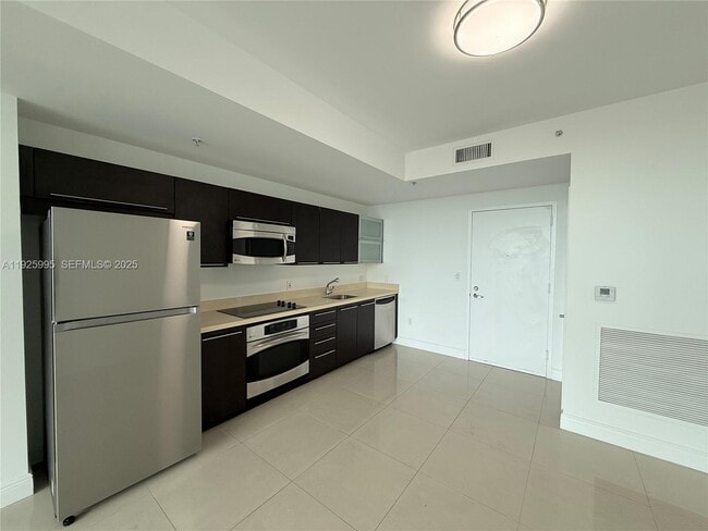 Building Photo - 90 SW 3rd St