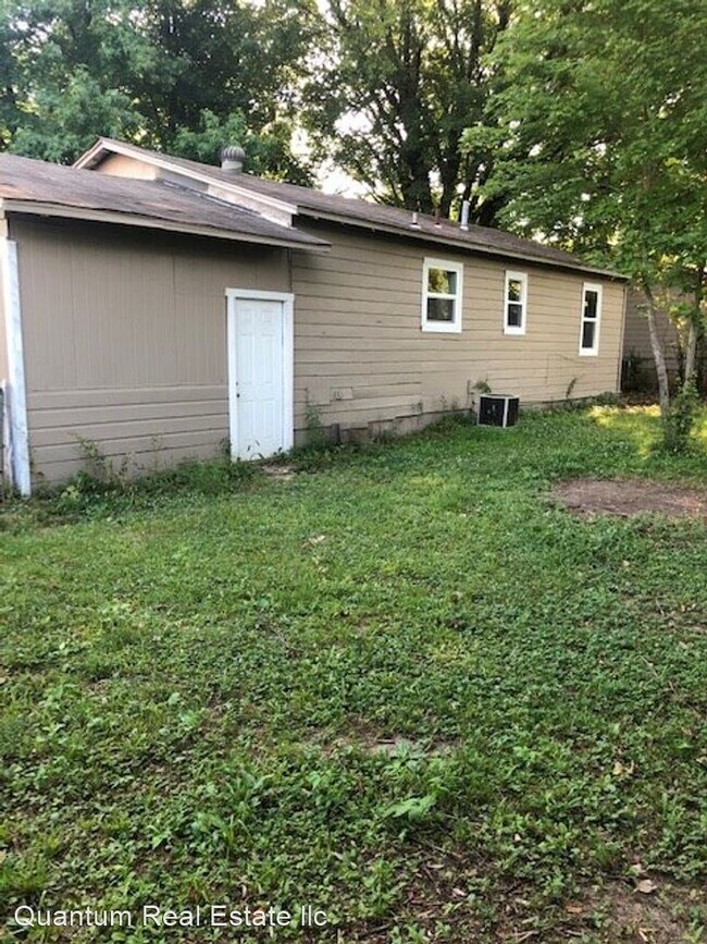 Building Photo - 3 br, 1 bath House - 406 SPRUCE ST