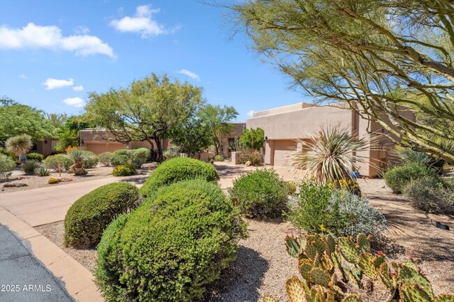 Building Photo - 7466 E High Point Dr