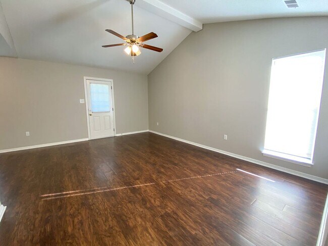 Foto del edificio - 3 bed, 2 bath in Horn Lake (ss appliances,...