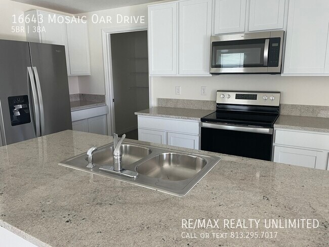 Building Photo - Sereno 5/3 Home - 16643 Mosaic Oar Dr Wima...
