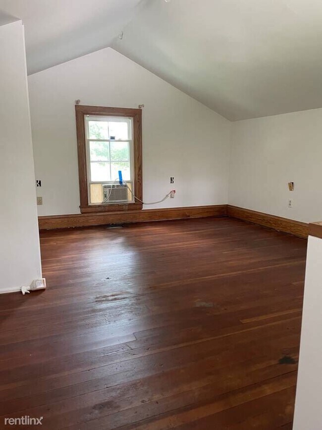 Building Photo - 2 br, 2 bath House - Remodeled 2 bedroom h...