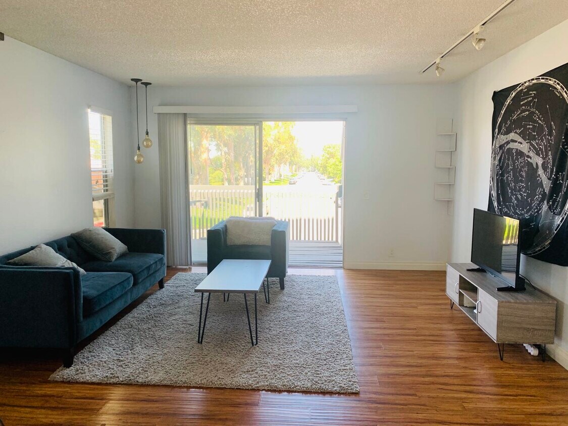 32 Fallbrook, Irvine, CA 92604 Condo for Rent in Irvine, CA