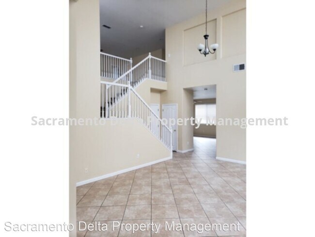 Building Photo - 4 br, 3 bath House - 400 Aviator Circle