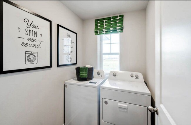 Foto del edificio - Move In Special - One month Free!! Brand N...