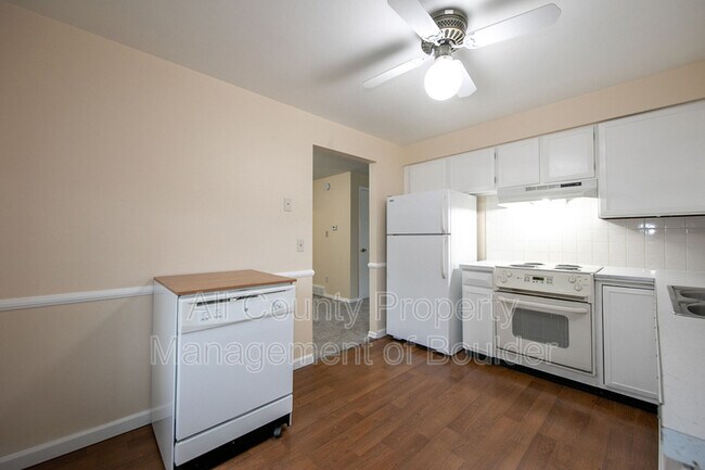 Building Photo - 4495 Grinnell Ave
