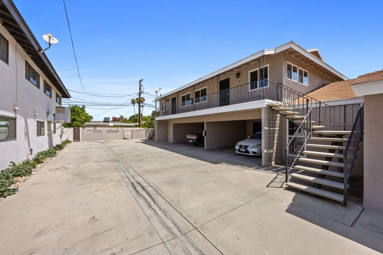Foto del edificio - 6200 Stockdale Hwy