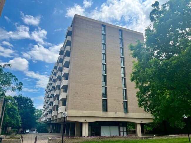 Building Photo - 240 M St SE