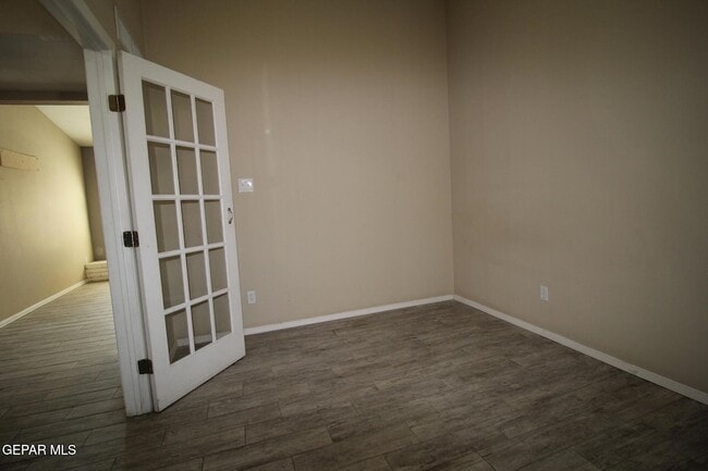 Building Photo - 351 Duanesburg St