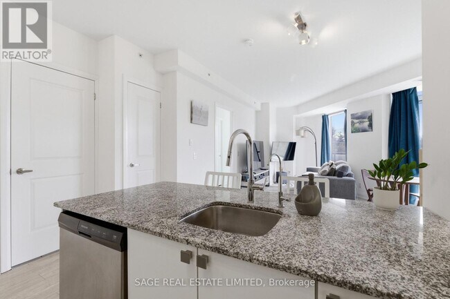 Photo du bâtiment - 3655 Kingston Rd