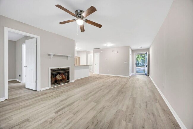 Foto del edificio - 313 Friarsgate Blvd