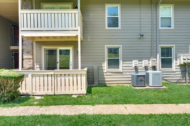 Foto del edificio - 709 Ashlawn Pl