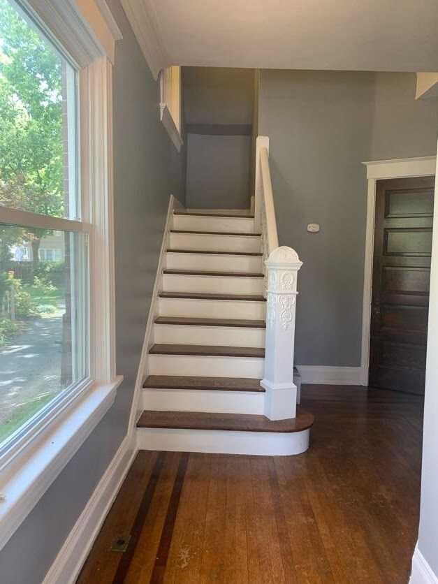 Entry - 3554 Zumstein Ave