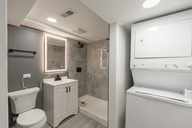 Building Photo - 4627 N Monticello Ave