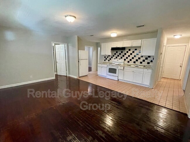 Building Photo - 1738 Wright Ave