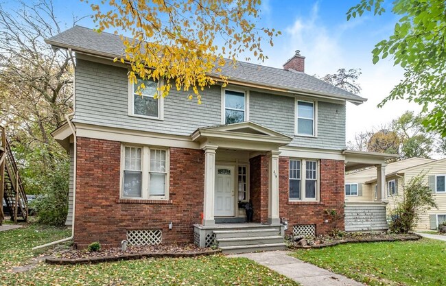 Foto del edificio - 219 N Normal St