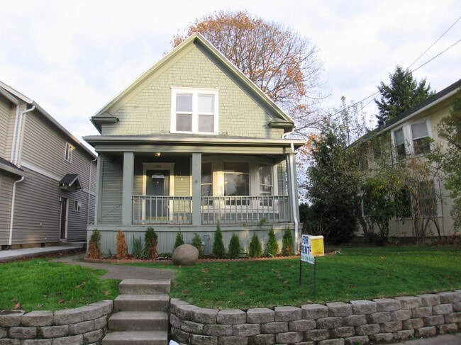 Building Photo - 106 SE 80th Ave