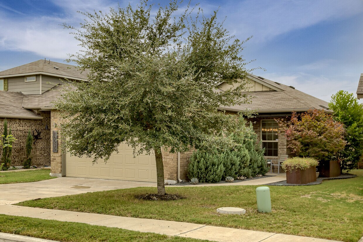 Primary Photo - 10036 Aly May Dr