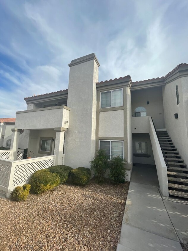 Foto principal - 2 Bed Condo in Henderson Nevada.