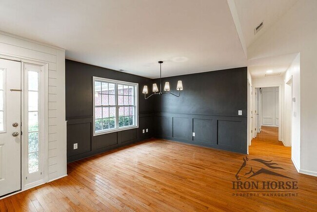 Building Photo - 281 Hampton Park Dr