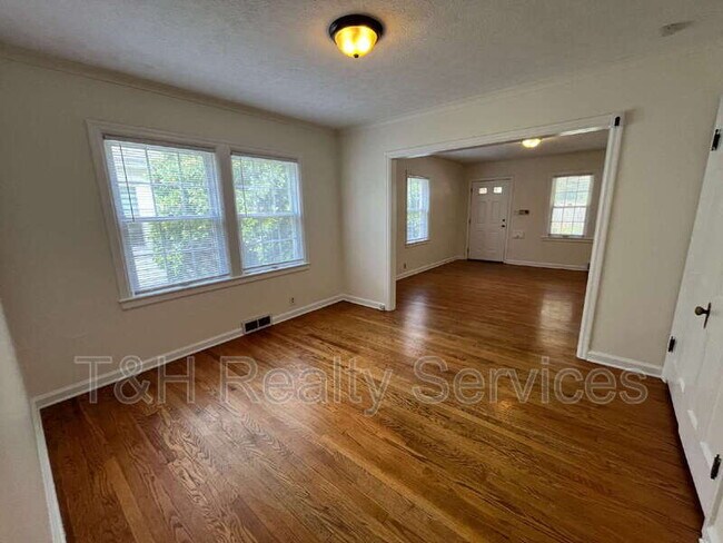 Foto del edificio - 709 E 49th St