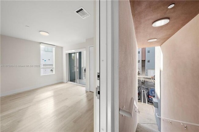 Photo - 2555 NE 193rd St Apartment