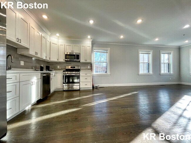 Building Photo - 88 Linden St