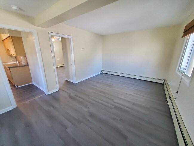 Building Photo - 615 Ridgewood Ave