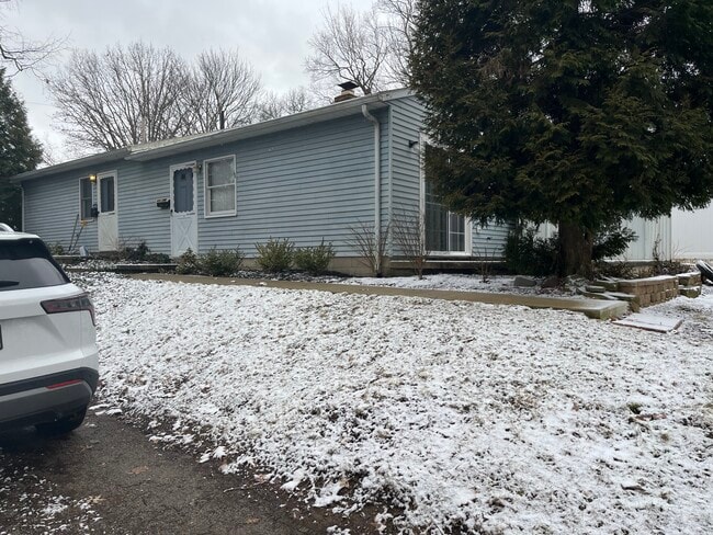 Building Photo - 930 Prospect St