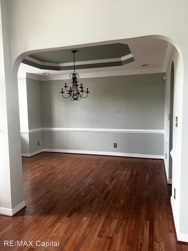 Foto del edificio - 5 br, 4 bath House - 102 POTTER LANE