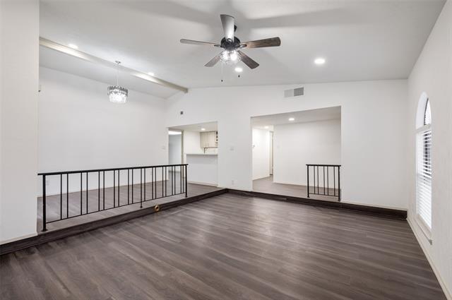 Foto del edificio - 2212 Grapevine Ln