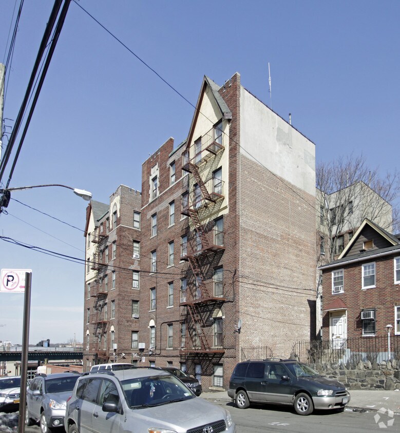 Foto del edificio - 711-715 E 231st St