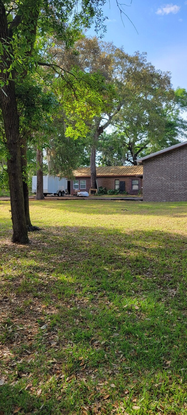 Building Photo - 862 Satsuma Rd