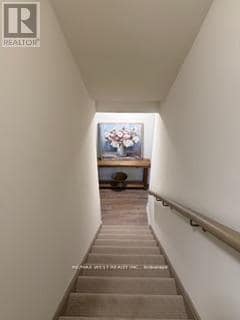 Building Photo - 41 Schmeltzer Cres