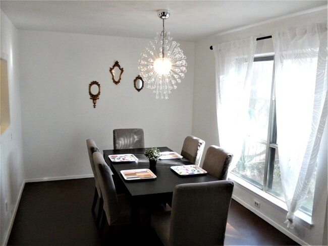 dining - 9106 Emberglow Ln