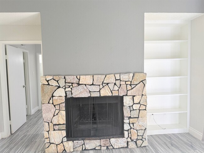 Foto del edificio - 6701 Sands Point Dr