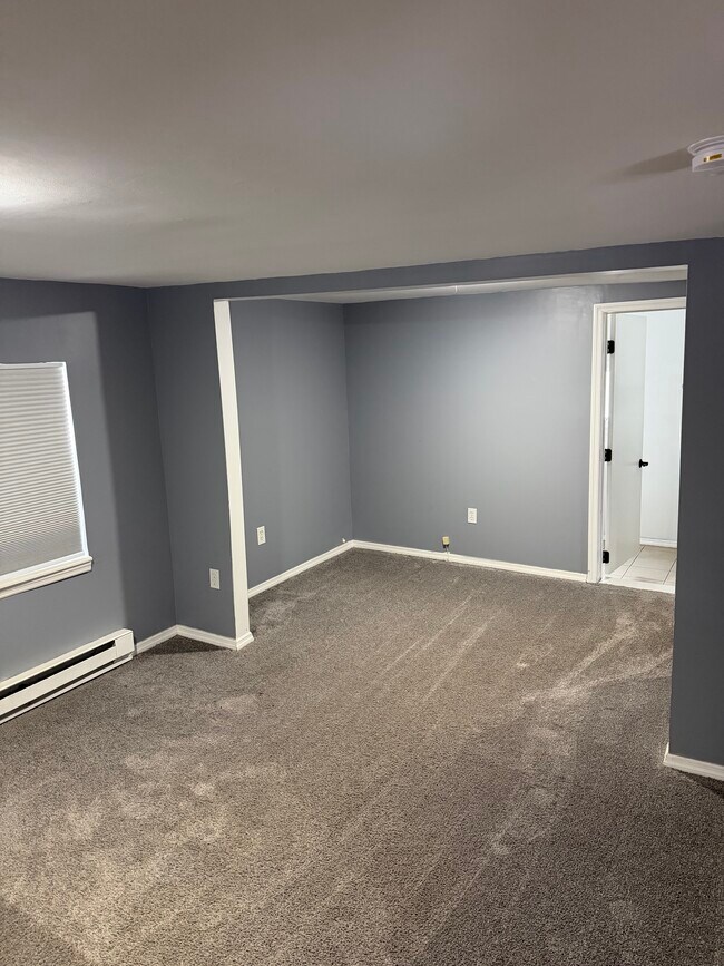 Building Photo - 30 Crans Rd