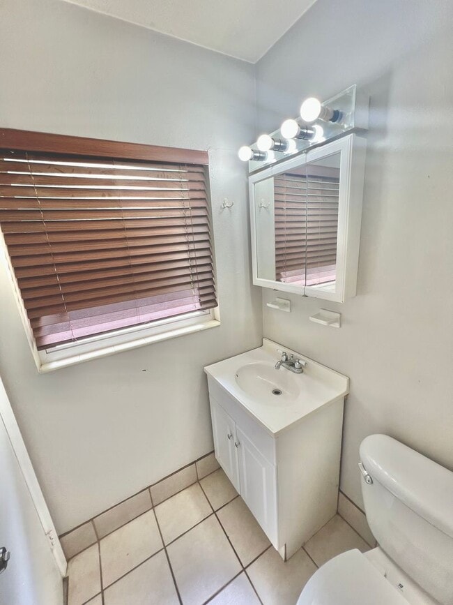 Photo - 422 Fairbanks Dr House