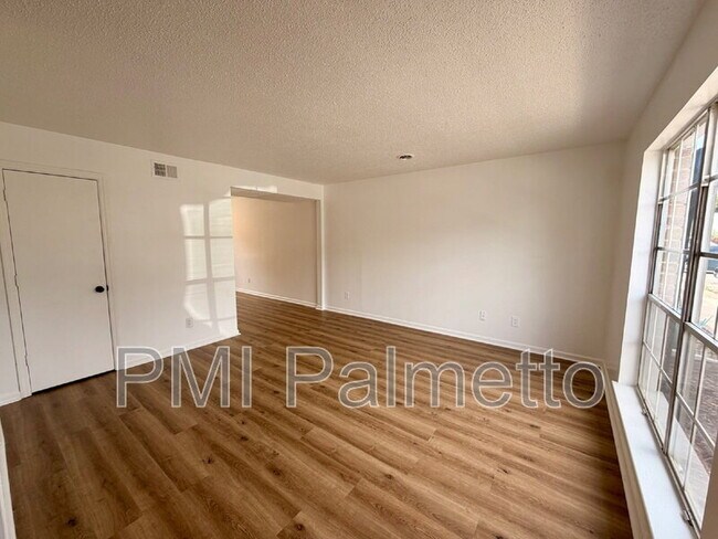 Foto del edificio - 1216 Cactus Ave